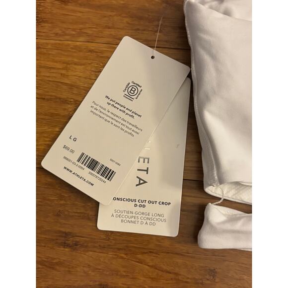 Athleta Conscious Cut Out Crop Top Built in Bra NWOT $69 White Large Yoga Barre - Picture 5 of 5
